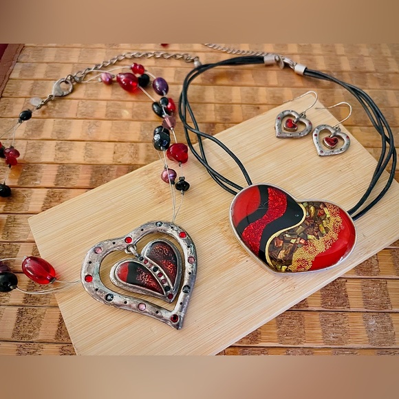 Chicos Red & Black Multi Strand Silver Heart Pendant Necklaces + Dangle Earrings - Picture 11 of 14